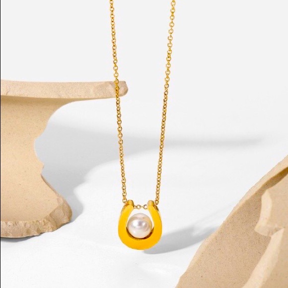 New!! 18k-Plated Simulated Pearl Pendant Necklace. Stainless Steel. - Picture 4 of 7